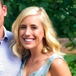 Meet your Posher, Caitlan